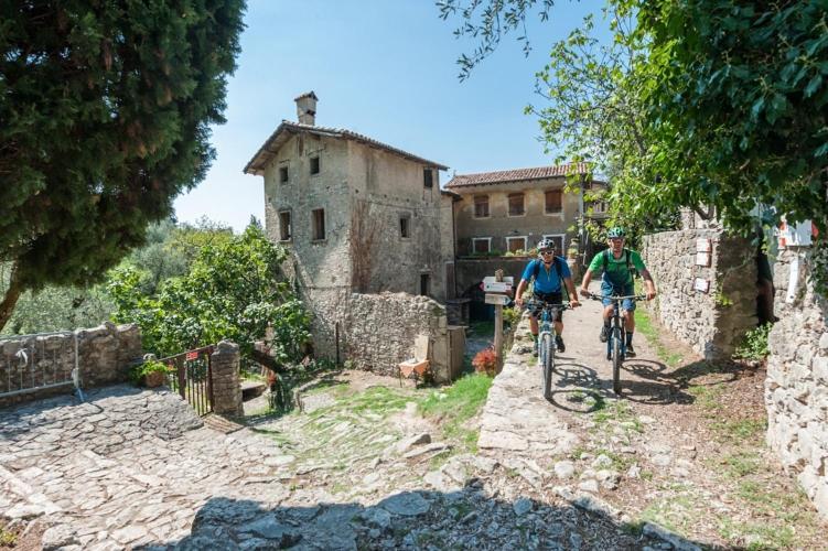 Da Beppino - Castelletto Harbour Castelletto Di Brenzone Exterior photo